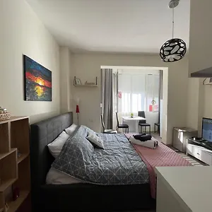  Apartamento Lovely One Bedroom In Albania